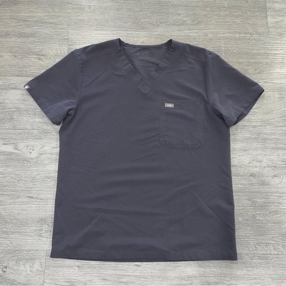 Figs Other - FIGS Leon 2 Pocket Short Sleeve Scrub Top Men's Size Medium Medical Gray FM1500